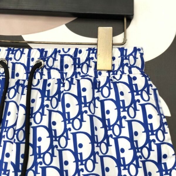 3-214.jpg CD Shorts
