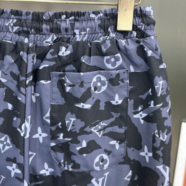 4-363.jpg LV Shorts