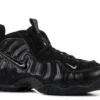 air-foamposite-pro-black-medium-grey-1.webp AIR FOAMPOSITE PRO ‘BLACK MEDIUM GREY’