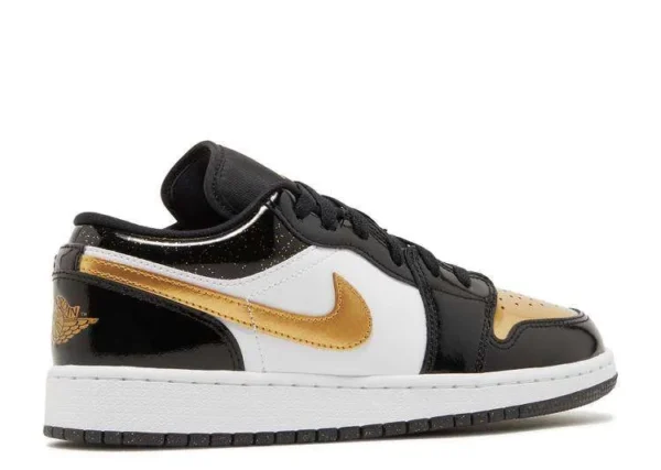 air-jordan-1-low-gold-toe-2.webp AIR JORDAN 1 LOW ‘GOLD TOE’