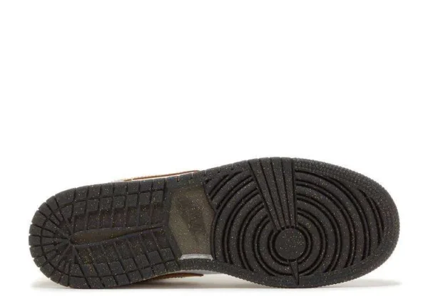 air-jordan-1-low-gold-toe-3.webp AIR JORDAN 1 LOW ‘GOLD TOE’