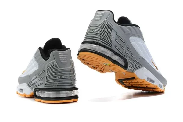 AIR MAX PLUS TN 3 ‘GREY WHITE ORANGE PUNCH’