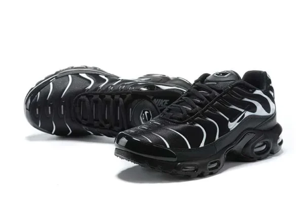 AIR MAX PLUS TN ‘BLACK METALLIC’