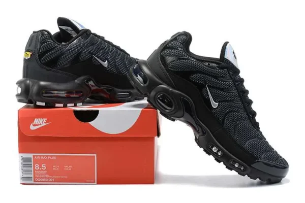 AIR MAX PLUS TN ‘BLACK SUEDE SILVER’