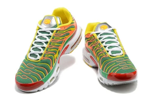 AIR MAX PLUS TN ‘DOUBLE SWOOSH’