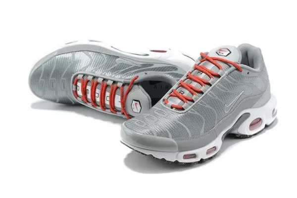 air-max-plus-tn-grey-red-2.webp AIR MAX PLUS TN ‘GREY RED’