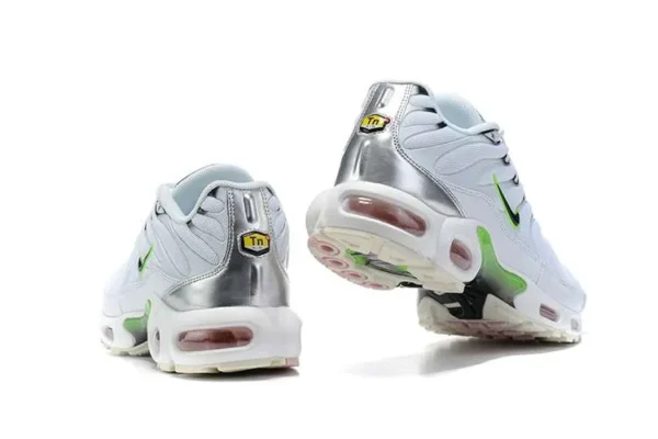 air-max-plus-tn-neon-metallic-silver-3.webp AIR MAX PLUS TN ‘NEON METALLIC SILVER’