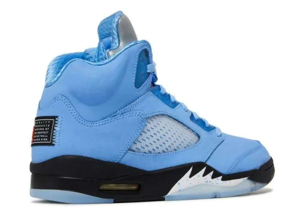 jordan-retro-5-unc-2.webp JORDAN RETRO 5 ‘UNC’