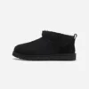 UGG – Classic Ultra Mini Boot Black